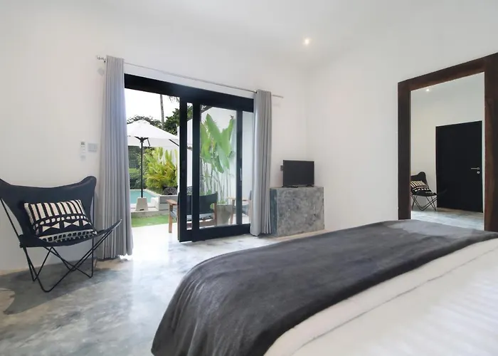 Villa Jungle's Door By Is Simple